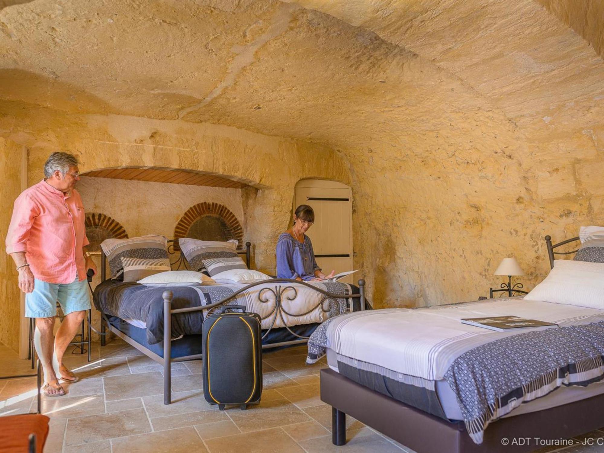 Maison Troglodyte Elegante Avec Spa, Salle De Jeux Et Jardin Clos A Vouvray - Fr-1-381-87 Luaran gambar