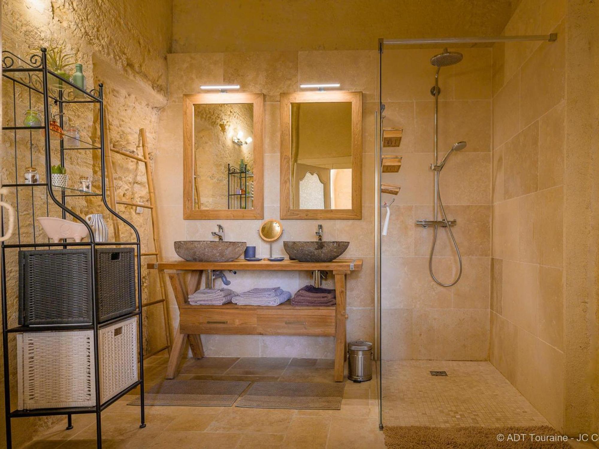 Maison Troglodyte Elegante Avec Spa, Salle De Jeux Et Jardin Clos A Vouvray - Fr-1-381-87 Luaran gambar