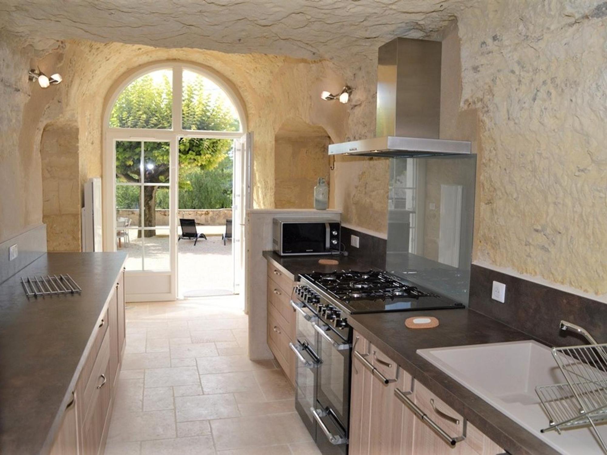 Maison Troglodyte Elegante Avec Spa, Salle De Jeux Et Jardin Clos A Vouvray - Fr-1-381-87 Luaran gambar