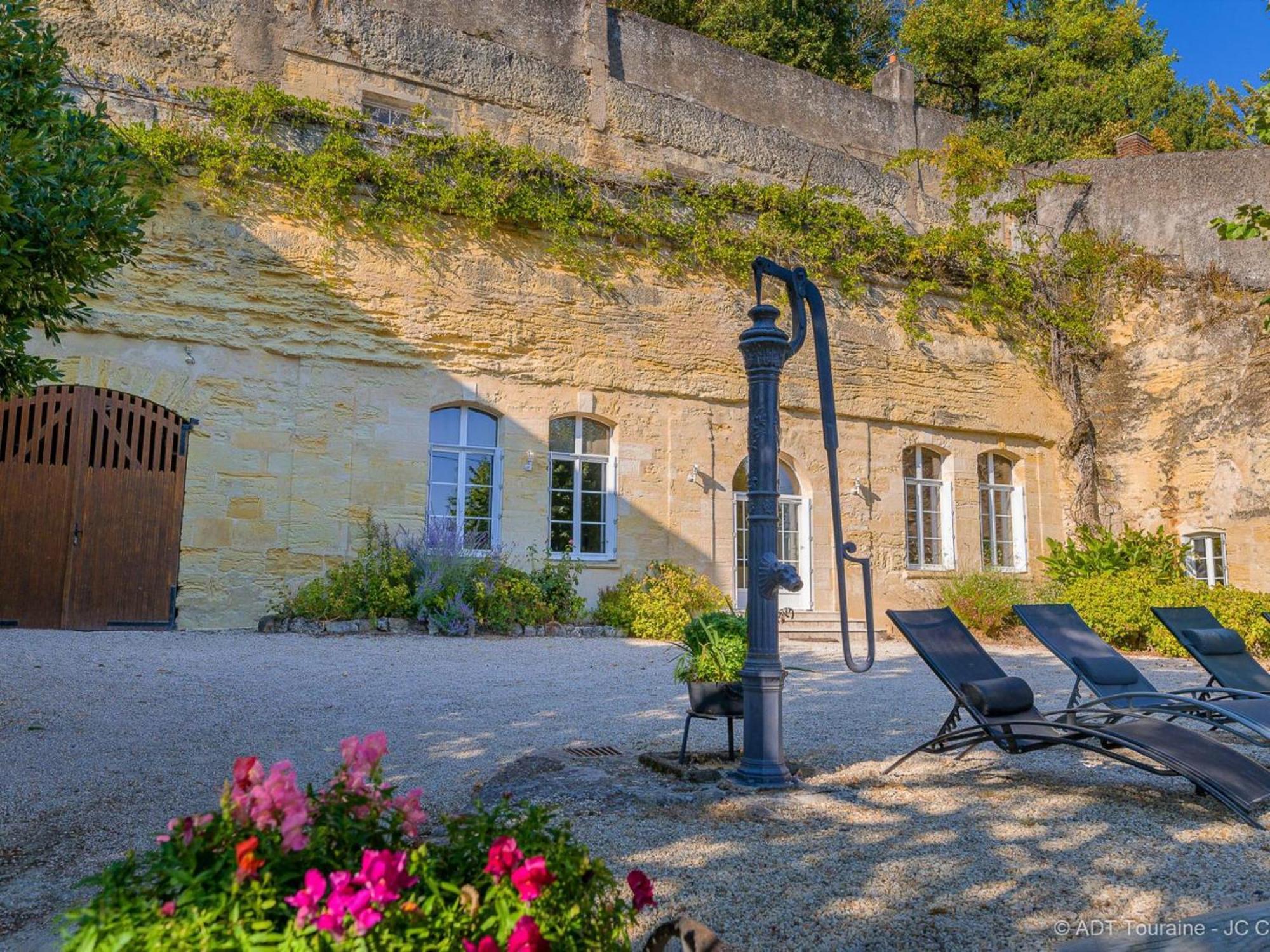 Maison Troglodyte Elegante Avec Spa, Salle De Jeux Et Jardin Clos A Vouvray - Fr-1-381-87 Luaran gambar