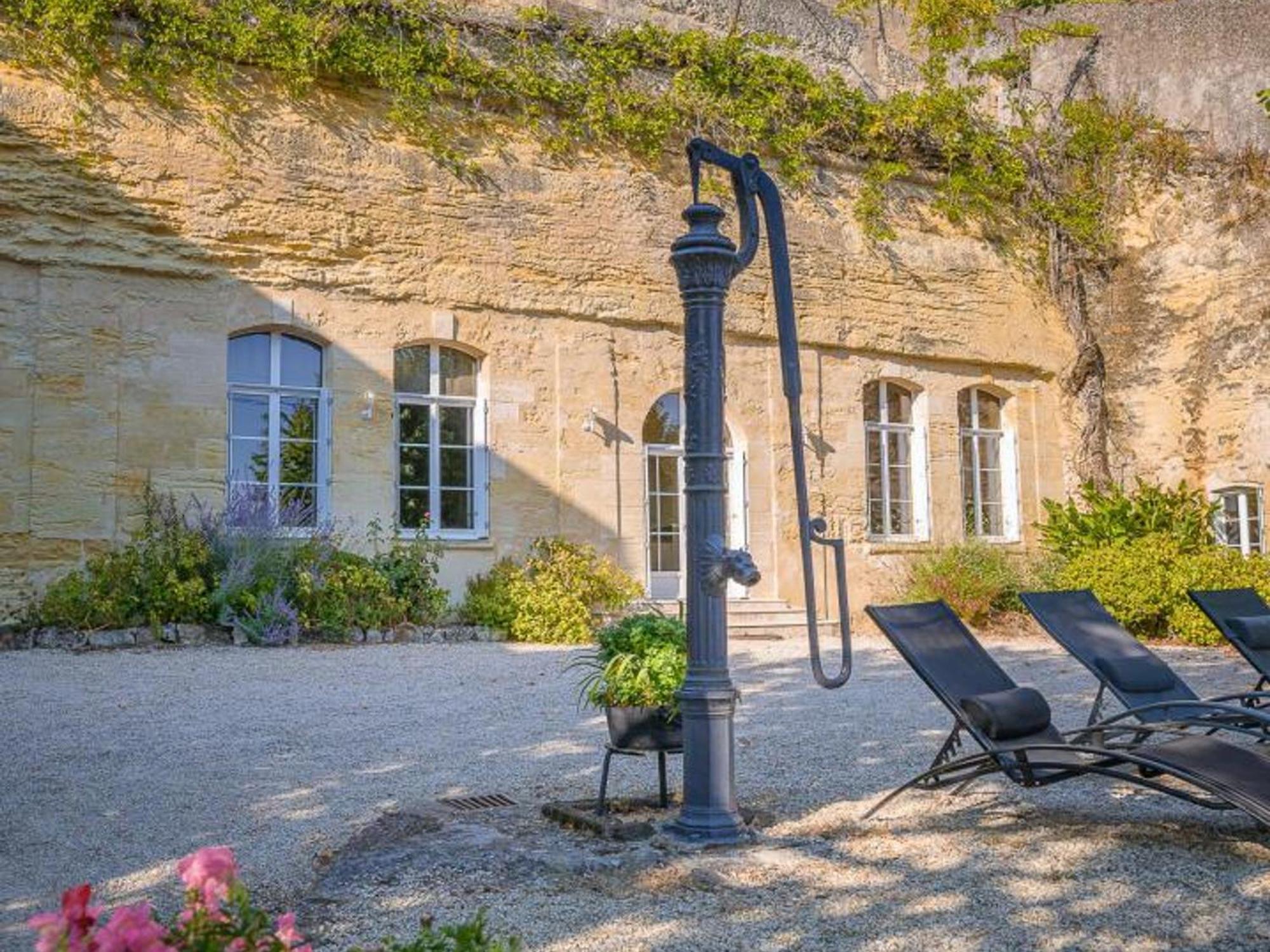 Maison Troglodyte Elegante Avec Spa, Salle De Jeux Et Jardin Clos A Vouvray - Fr-1-381-87 Luaran gambar